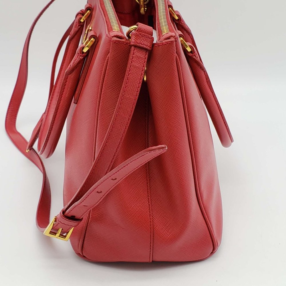 100% Authentic Prada Saffiano Small Red Shoulder Bag - Picture 4 of 16